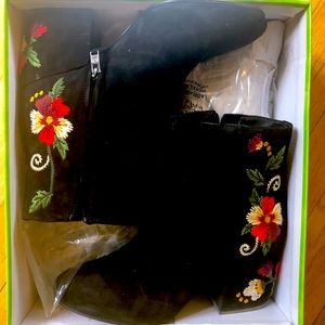 Size 8 Suede Sam Edelman ankle boots